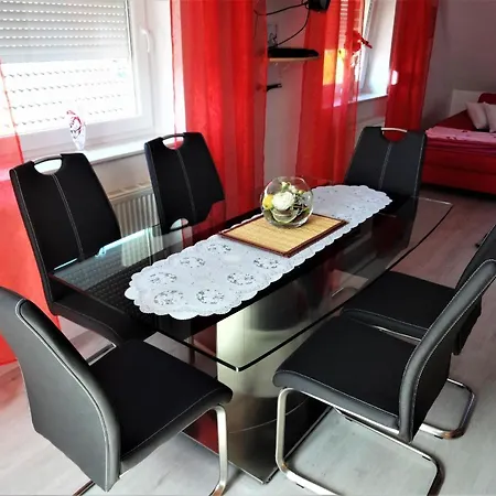 In Burg Auf Mit Terrasse, Garten Und Grill Apartment