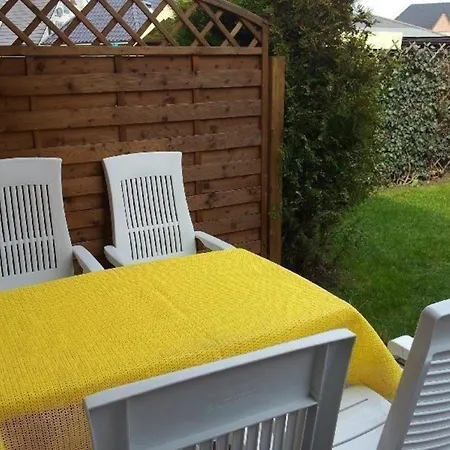 In Burg Auf Mit Terrasse, Garten Und Grill *